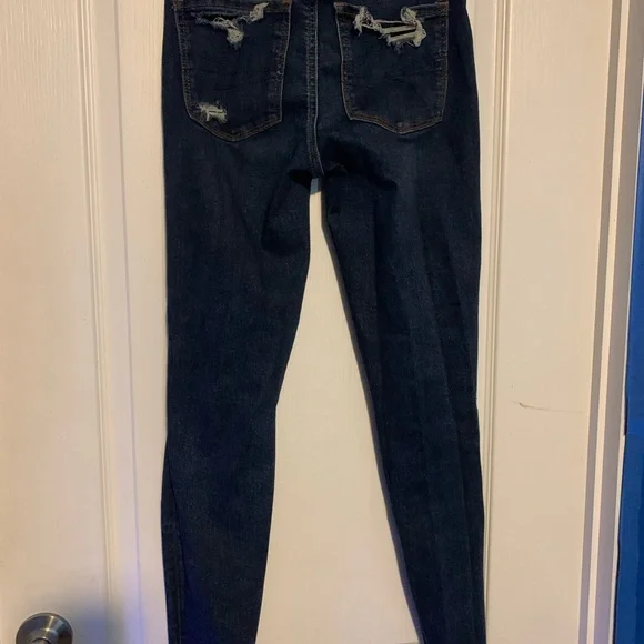 American eagle Ripped jeans - Picture 2 of 2